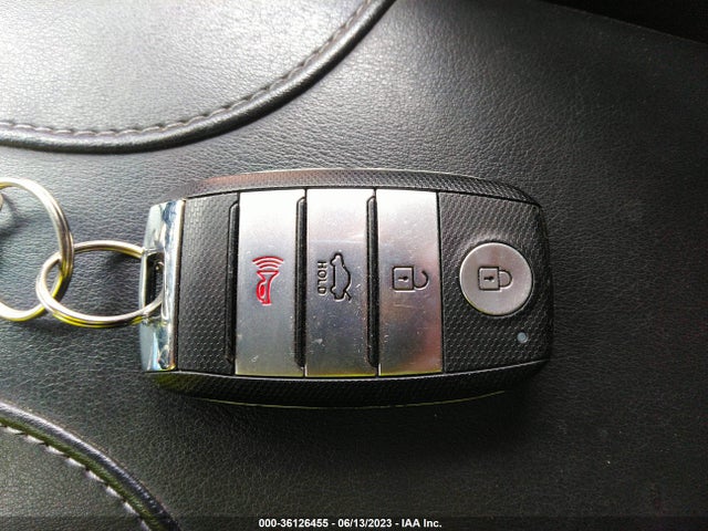 KIA Optima 2016 5XXGV4L28GG039061 Image 3