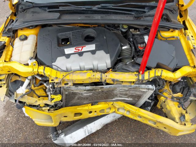 1FADP3L95GL363823 Ford FOCUS ST