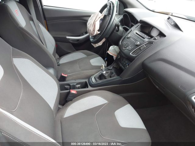 1FADP3L95GL363823 Ford FOCUS ST