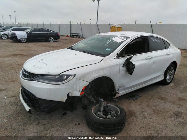 Chrysler 200 Limited Platinum 2017 1C3CCCAB1HN506414 Image 2