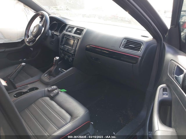 3VW5T7AJ6FM268390 Volkswagen Jetta Sedan 2.0t Gli Sel