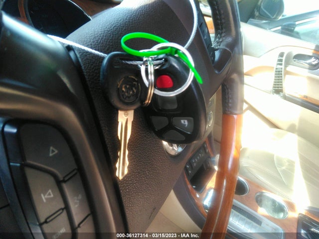 2008 BUICK ENCLAVE CXL VIN: 5GAER23748J220023