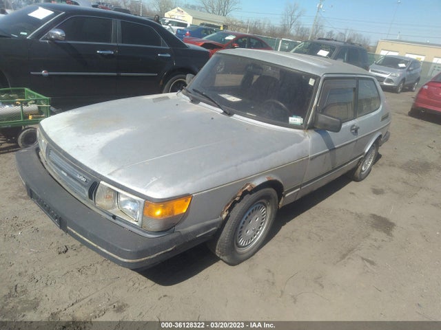 1984 SAAB 900 VIN: YS3AT35S5E1023582