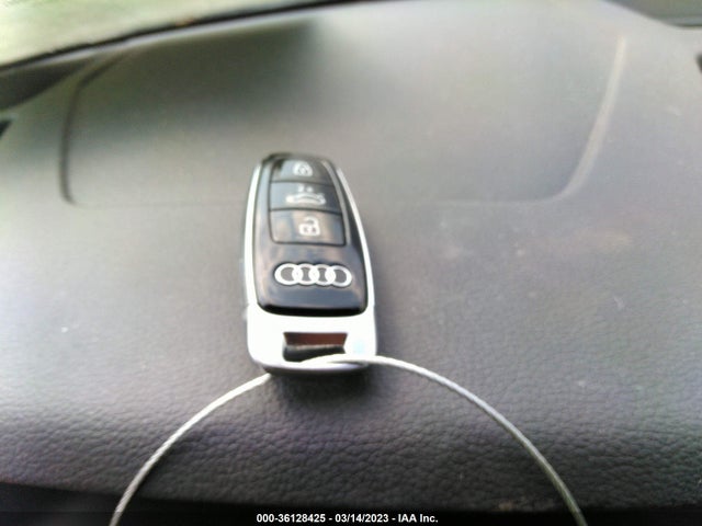 2022 Audi e-tron, VIN: WA1LAAGE2NB012285