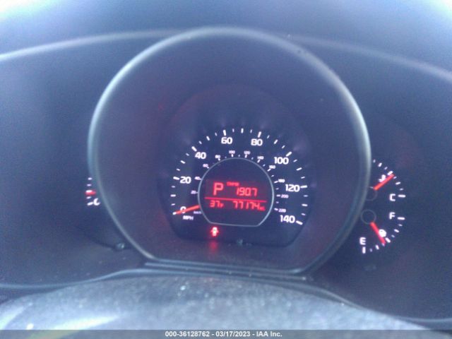 KNDJN2A27E7014204 KIA Soul Base