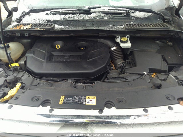 1FMCU9J9XJUB27122 Ford Escape Titanium