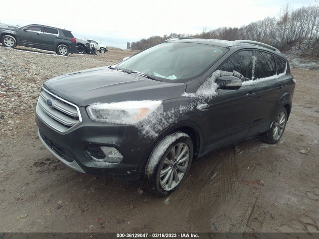 1FMCU9J9XJUB27122 Ford Escape Titanium