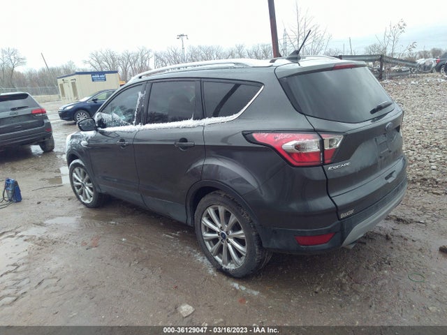 1FMCU9J9XJUB27122 Ford Escape Titanium