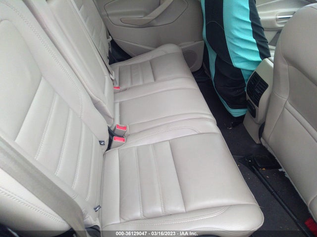 1FMCU9J9XJUB27122 Ford Escape Titanium