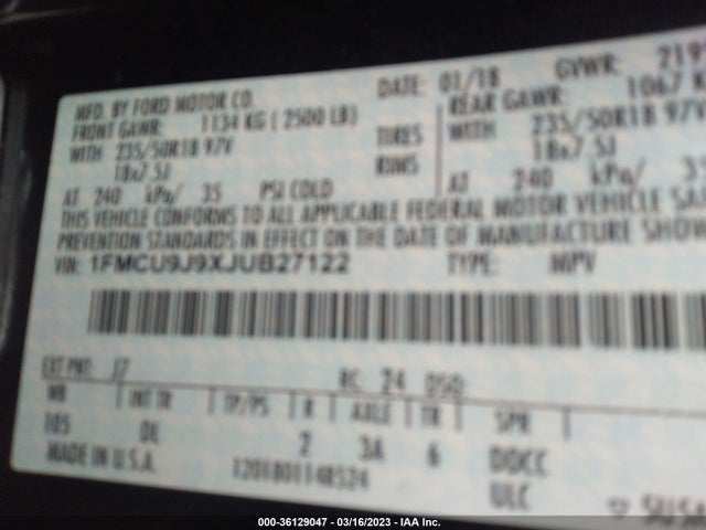 1FMCU9J9XJUB27122 Ford Escape Titanium