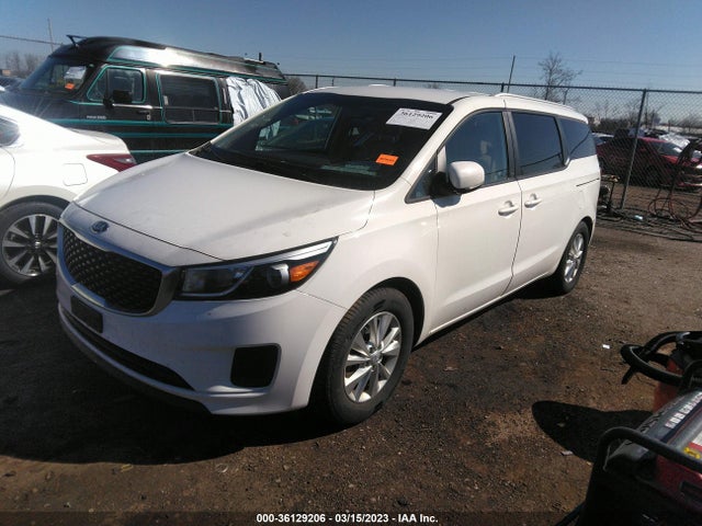 KIA SEDONA LX 2015 KNDMB5C17F6070419 Image 2