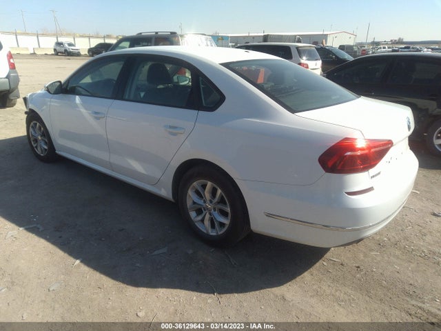 1VWAA7A30JC045567 Volkswagen Passat 2.0t S/r-line