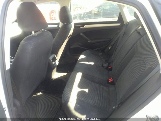 1VWAA7A30JC045567 Volkswagen Passat 2.0t S/r-line