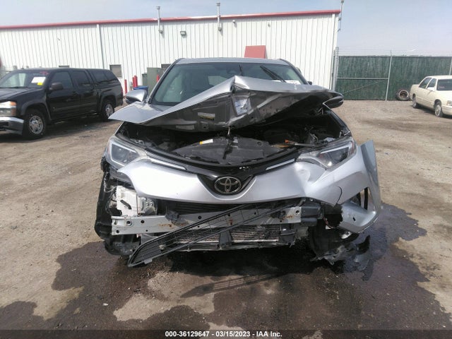 2018 TOYOTA RAV4 XLE VIN: 2T3WFREVXJW469451