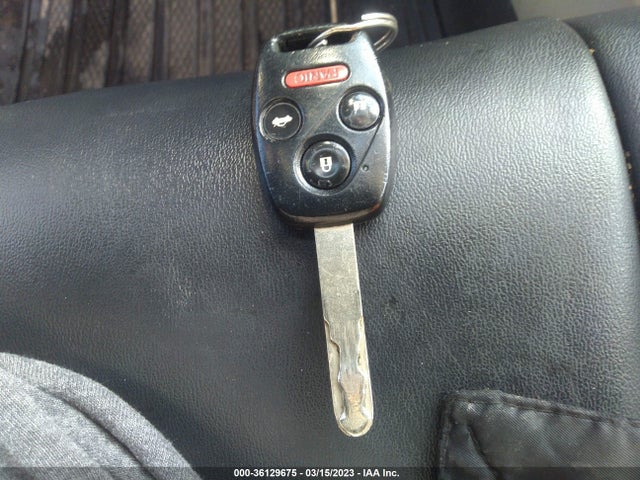 2009 HONDA ACCORD SDN EX-L VIN: 1HGCP26809A161930