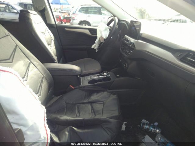 1FMCU9G69NUB12615 Ford ESCAPE SE