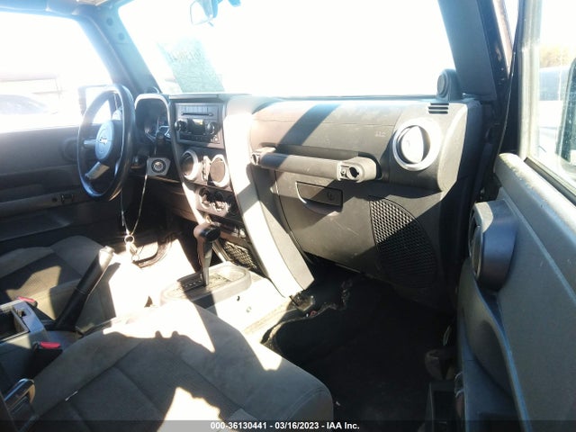 2010 JEEP WRANGLER UNLIMITED SAHARA VIN: 1J4HA5H15AL141232