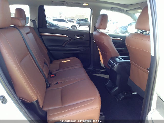 Toyota Highlander Limited Platinum 2019 5TDDZRFH2KS979917 Image 8