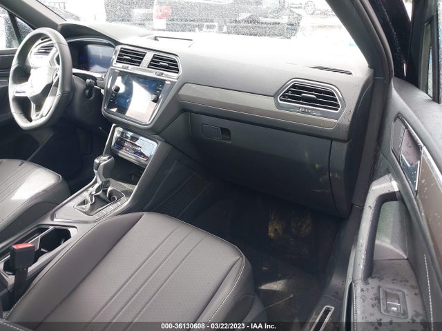 3VVCB7AX3NM162920 Volkswagen Tiguan Se R-line Black