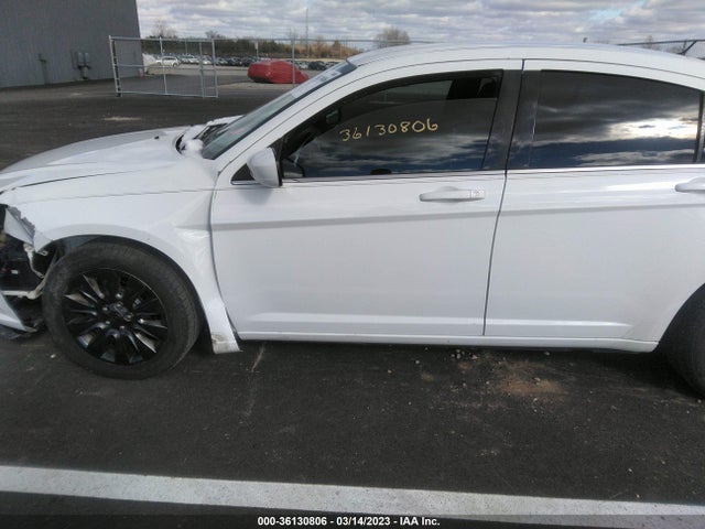 2013 CHRYSLER 200 LX VIN: 1C3CCBAB5DN646647