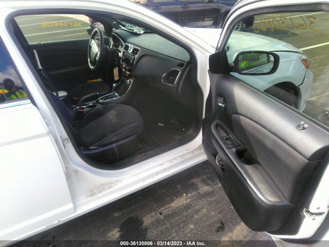 2013 CHRYSLER 200 LX VIN: 1C3CCBAB5DN646647