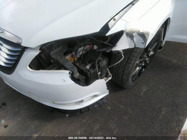 2013 CHRYSLER 200 LX VIN: 1C3CCBAB5DN646647
