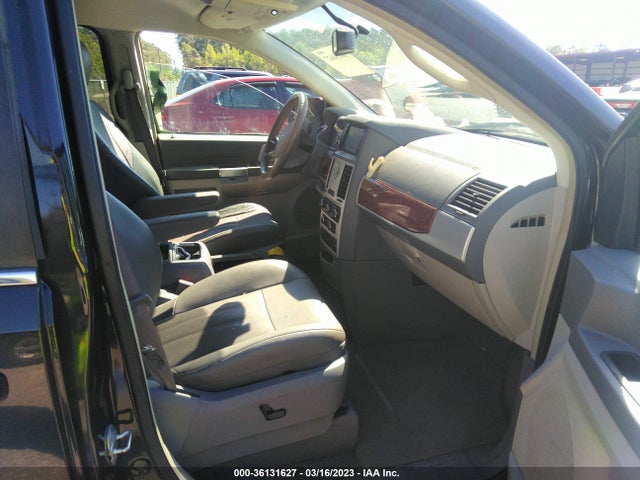 2A8HR54P18R769307 Chrysler Town & Country Touring
