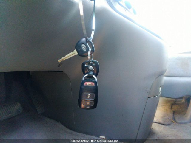 KNDMB233266073373 KIA Sedona Lx/ex