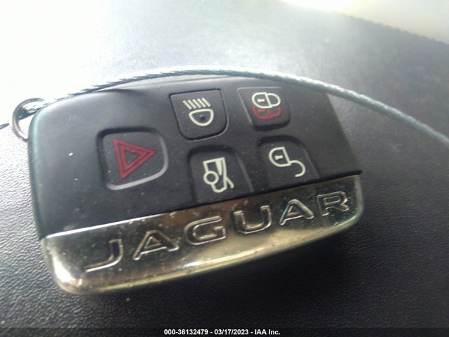 Jaguar XJ 2015 SAJWA1CZ3F8V87233 Image 11