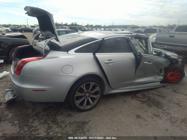 SAJWA1CZ3F8V87233 Jaguar XJ
