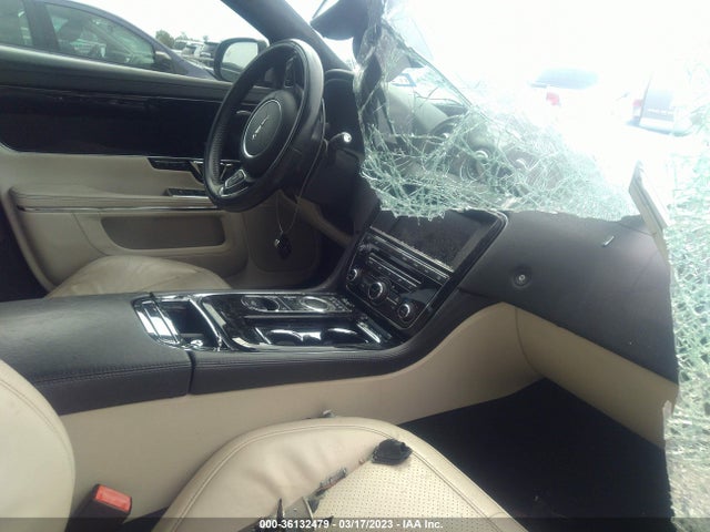 SAJWA1CZ3F8V87233 Jaguar XJ