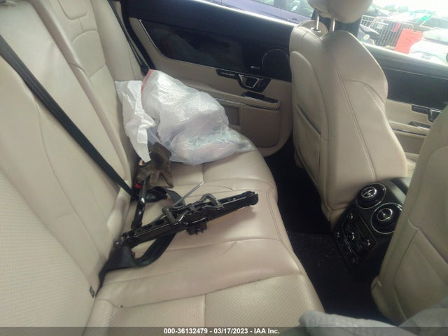 SAJWA1CZ3F8V87233 Jaguar XJ