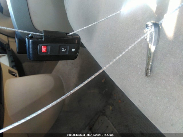 2005 TOYOTA PRIUS VIN: JTDKB20U353067330
