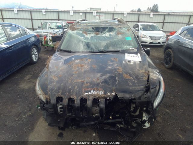 1C4PJMAB2HW571081 Jeep Cherokee Sport