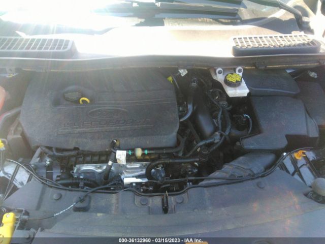 1FMCU0GDXHUE87332 Ford ESCAPE SE