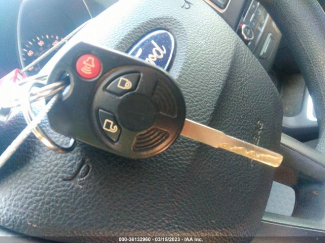 1FMCU0GDXHUE87332 Ford ESCAPE SE