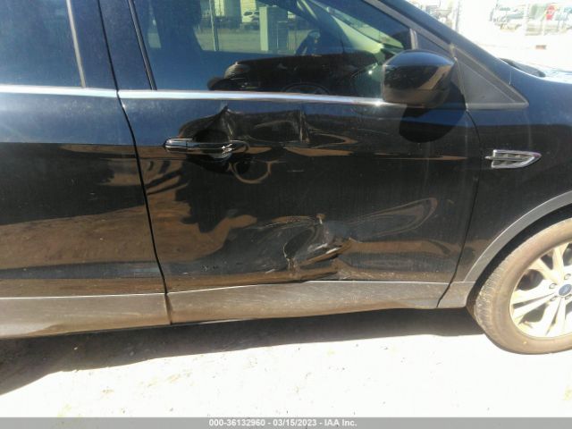 1FMCU0GDXHUE87332 Ford ESCAPE SE