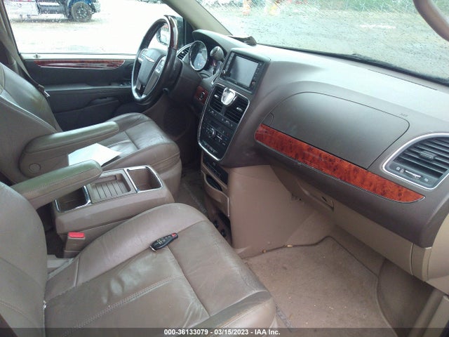 2C4RC1GG8ER464240 Chrysler Town & Country Limited