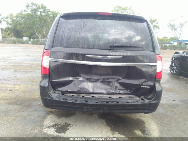 2C4RC1GG8ER464240 Chrysler Town & Country Limited