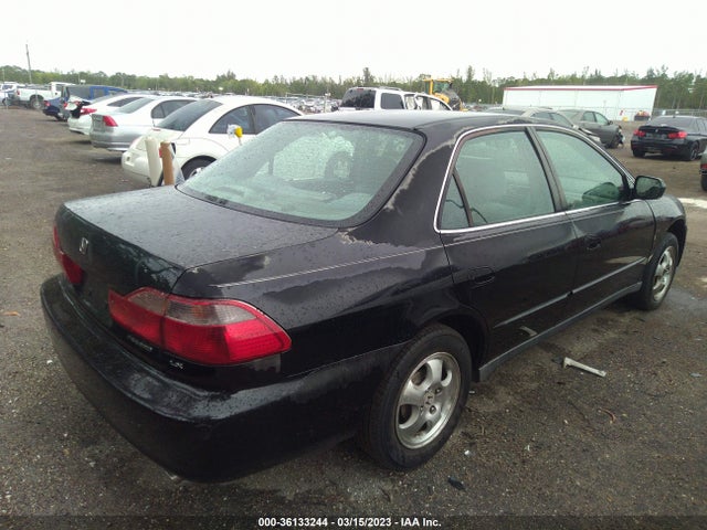 2000 HONDA ACCORD SDN LX VIN: 1HGCG5641YA031037