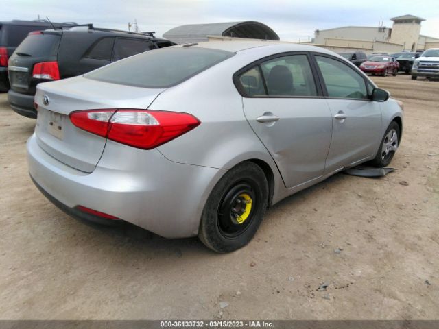 KNAFX4A68G5572167 KIA FORTE LX