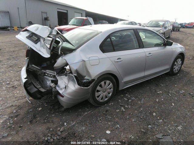 3VW2K7AJ5FM311025 Volkswagen Jetta Sedan 2.0l S