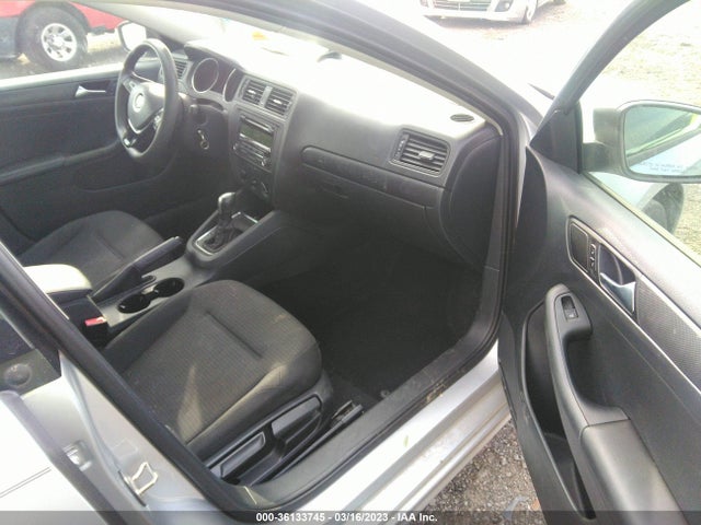3VW2K7AJ5FM311025 Volkswagen Jetta Sedan 2.0l S
