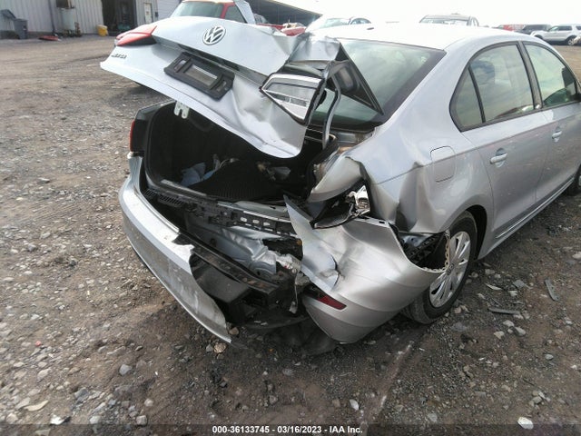 3VW2K7AJ5FM311025 Volkswagen Jetta Sedan 2.0l S