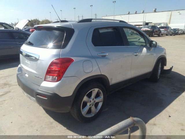 Chevrolet TRAX LTZ 2015 3GNCJNSB2FL212455 Image 4