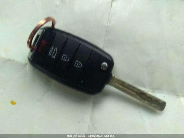 KNADM4A38G6612375 KIA RIO LX
