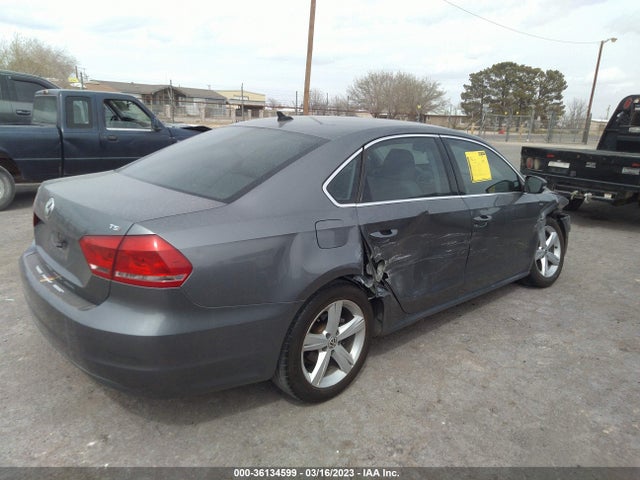 1VWAT7A39EC021056 Volkswagen Passat Wolfsburg Ed