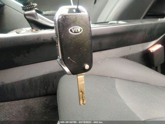 5XXG24J24MG005271 KIA K5 LX
