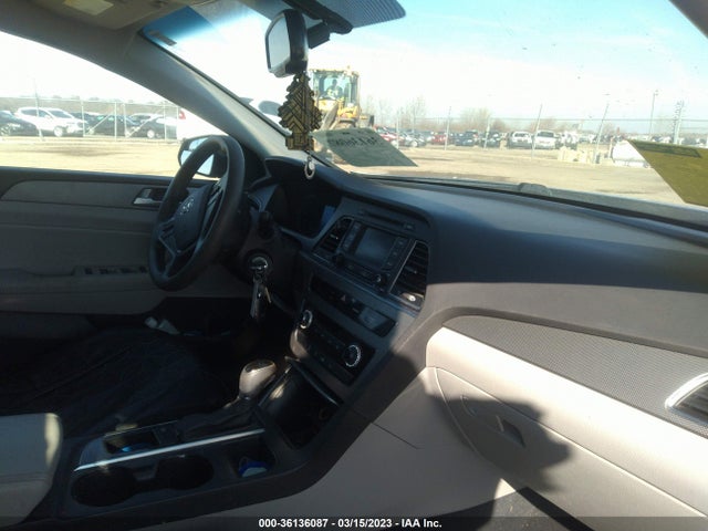 2015 HYUNDAI SONATA 2.4L SE VIN: 5NPE24AF7FH015116