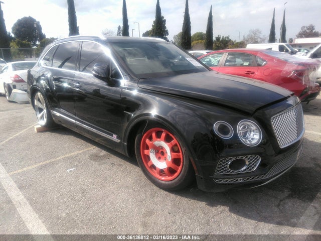 2018 Bentley Bentayga, VIN: SJAAC2ZV4JC017200